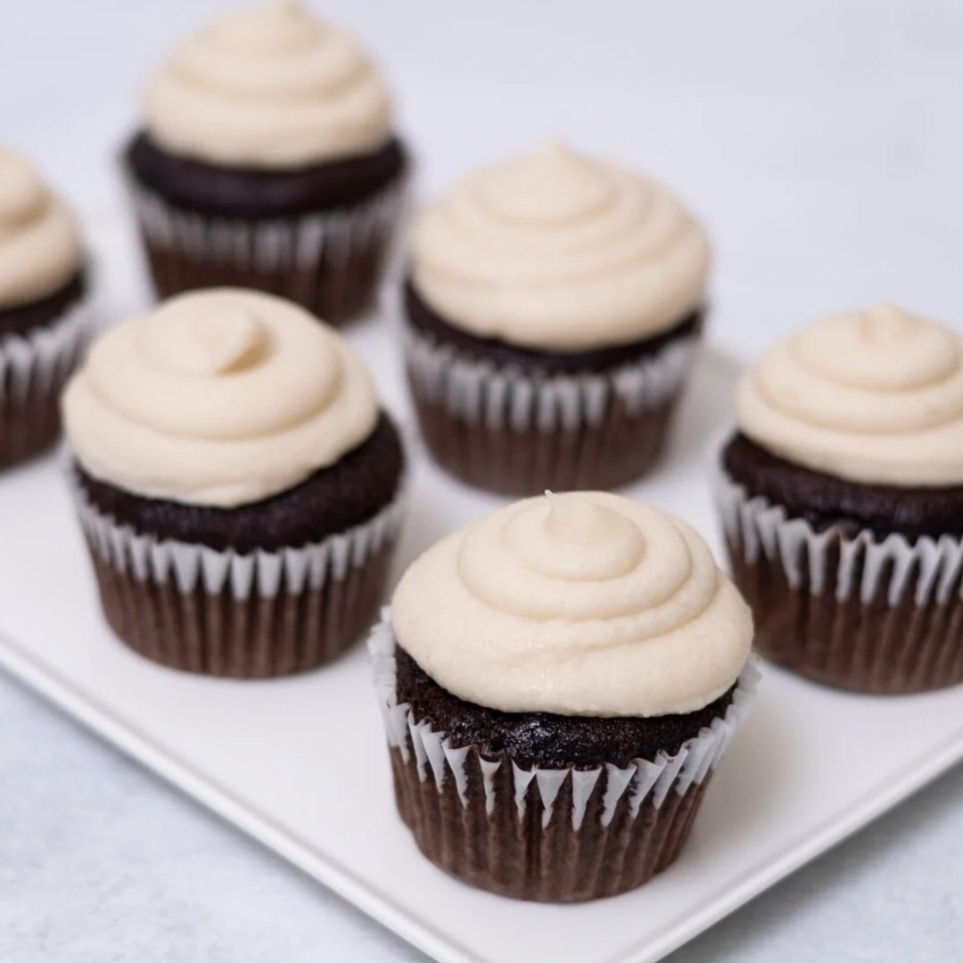 Chocolate cupcakes with vanilla frosting